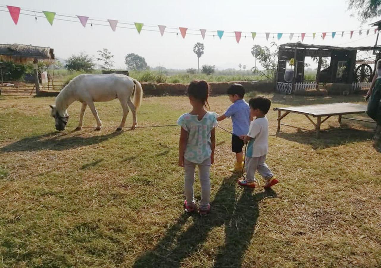 Wanlapa Farmstay Ban Khok Krathiam Exteriér fotografie